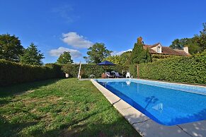 Holiday Home in Le Chatelet With Pool
