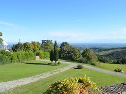 Apartment in a 19th Century Building, in the Hills With Stunning Views