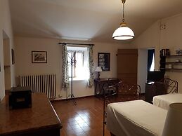 Apartment in a 19th Century Building, in the Hills With Stunning Views