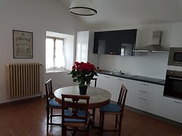 Apartment in a 19th Century Building, in the Hills With Stunning Views