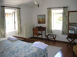 Apartment in a 19th Century Building, in the Hills With Stunning Views