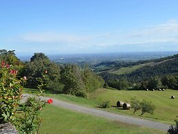 Apartment in a 19th Century Building, in the Hills With Stunning Views