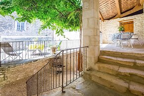 Montclus Charm: Views & Calm