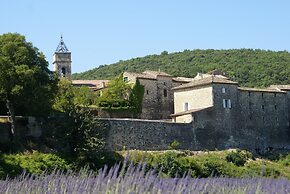 Montclus Charm: Views & Calm