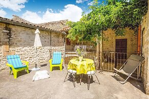 Montclus Charm: Views & Calm