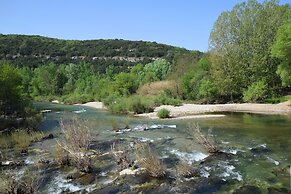 Montclus Charm: Views & Calm