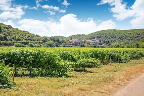 Montclus Charm: Views & Calm