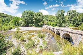Montclus Charm: Views & Calm