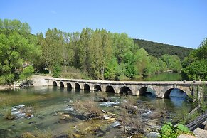 Montclus Charm: Views & Calm