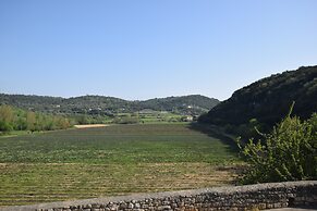 Montclus Charm: Views & Calm