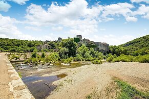 Montclus Charm: Views & Calm