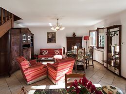 Apartment in Netro With Balcony and Views