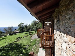 Apartment in Netro With Balcony and Views