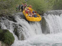 New Spacious Apartment Direct on the Beach