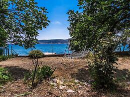 New Spacious Apartment Direct on the Beach