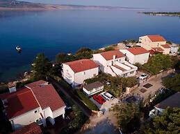 New Spacious Apartment Direct on the Beach