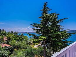 New Spacious Apartment Direct on the Beach