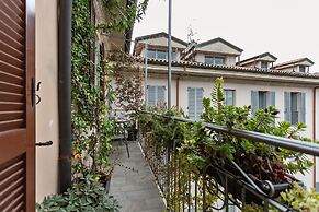 Modern Comforts Stay in Intra