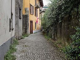 Modern Comforts Stay in Intra