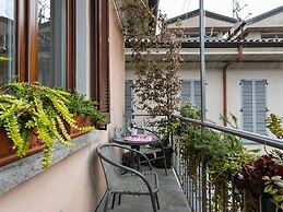 Modern Comforts Stay in Intra