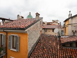 Modern Comforts Stay in Intra