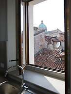 Modern Comforts Stay in Intra