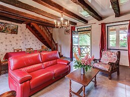 Comfortable Holiday Home With Private Pool