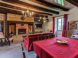 Comfortable Holiday Home With Private Pool