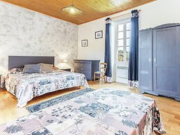 Comfortable Holiday Home With Private Pool