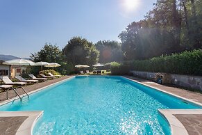 Villa in Mugello Hills With Private Pool