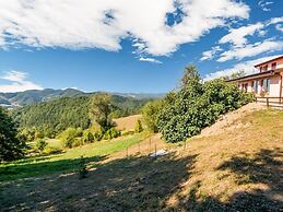 Agriturismo in the Appenines with Covered Swimming Pool & Hot Tub