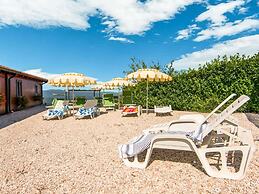 Agriturismo in the Appenines with Covered Swimming Pool & Hot Tub