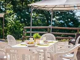 Agriturismo in the Appenines with Covered Swimming Pool & Hot Tub