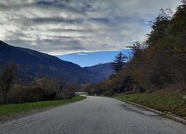 Flat in Villa With Pool and Lake View