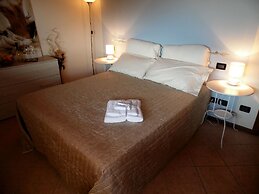 Flat in Villa With Pool and Lake View