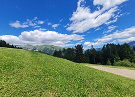 Flat in Villa With Pool and Lake View