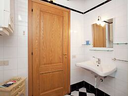 Modern Holiday Home in Vinci With Swimming Pool