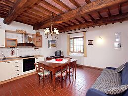 Modern Holiday Home in Vinci With Swimming Pool