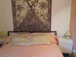 Cozy Holiday Home in Lerici near Sea