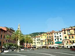Cozy Holiday Home in Lerici near Sea