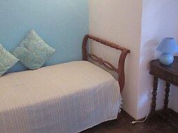 Cozy Holiday Home in Lerici near Sea