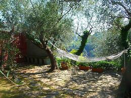 Cozy Holiday Home in Lerici near Sea