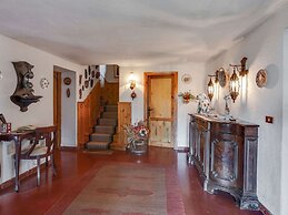Cozy Detached House, Wide Garden, Wifi