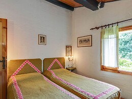 Cozy Detached House, Wide Garden, Wifi