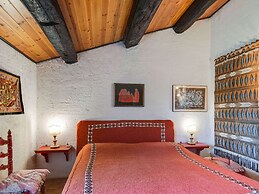 Cozy Detached House, Wide Garden, Wifi