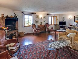 Cozy Detached House, Wide Garden, Wifi