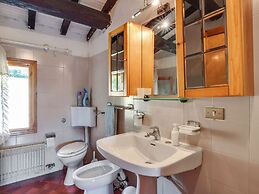 Cozy Detached House, Wide Garden, Wifi