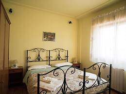 Belvilla by OYO Holiday Home in Pacaino With Pool