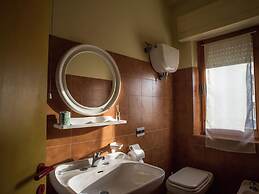 Belvilla by OYO Holiday Home in Pacaino With Pool