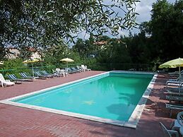 Belvilla by OYO Holiday Home in Pacaino With Pool